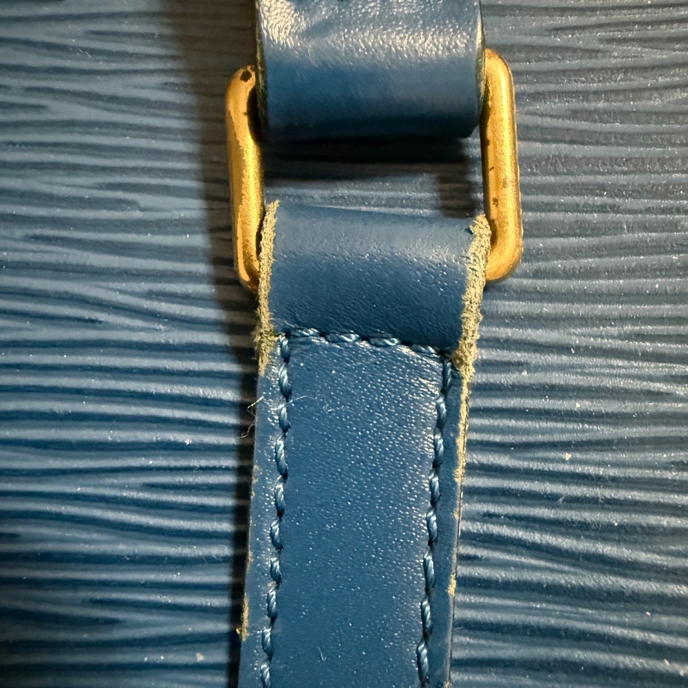LOUIS VUITTON Epi Soufflot Hand Bag Blue includes dust bag. - Picture 10 of 10